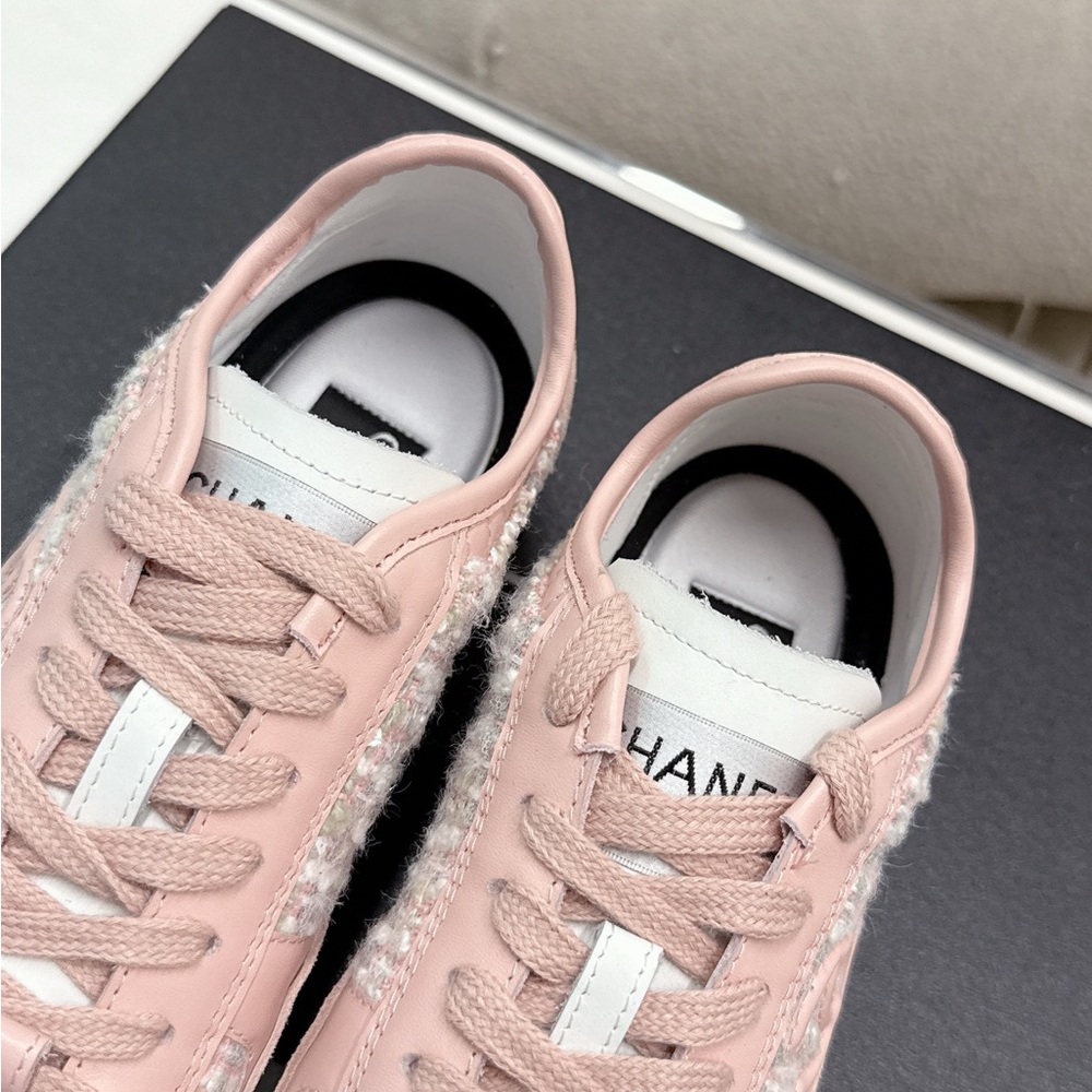 Chanel Classic Pink Tweed & Suede Casual Sneakers - Picture 4 of 7